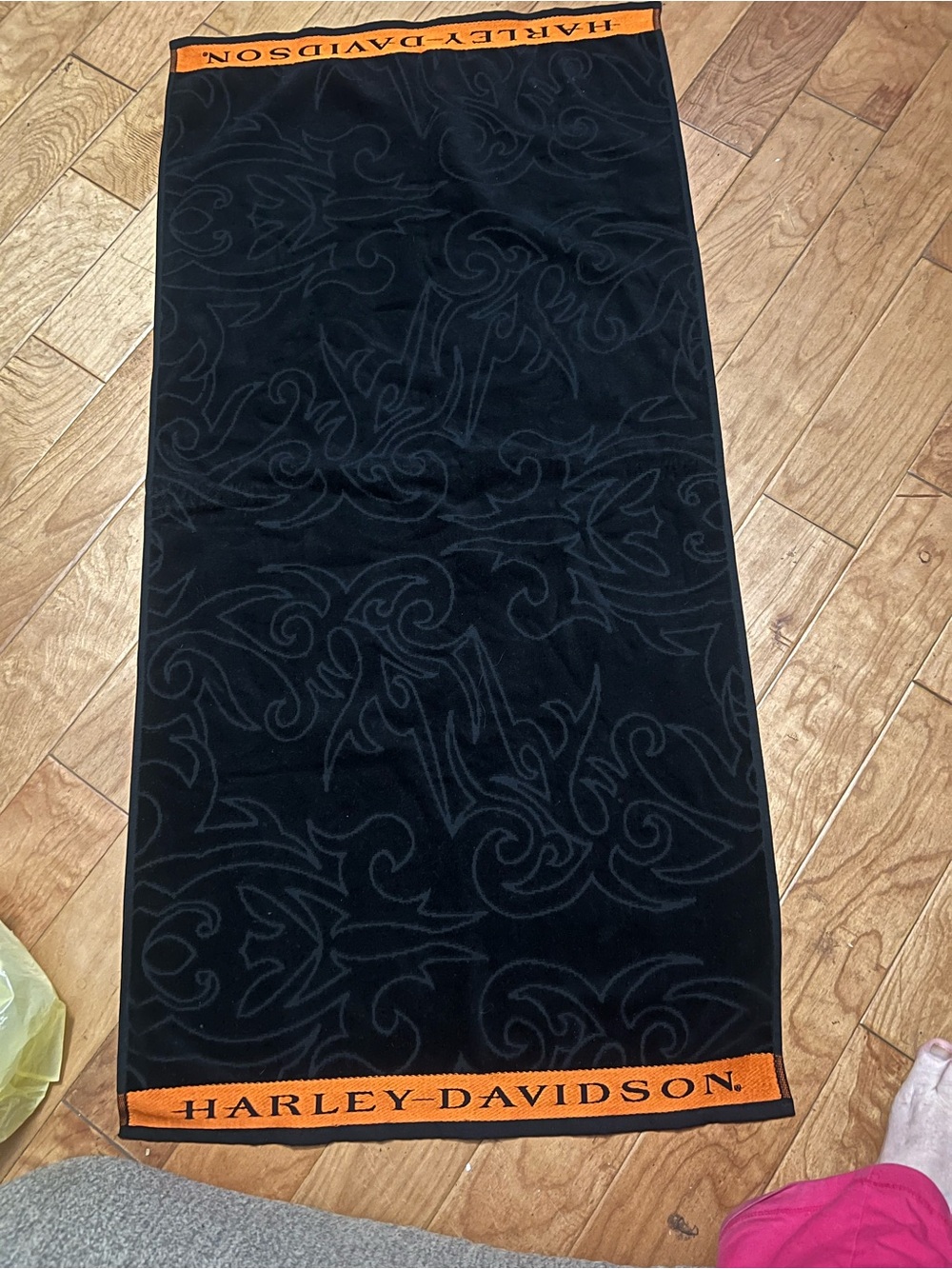 Harley-Davidson Black & Orange Logo Towel - Picture 2 of 3
